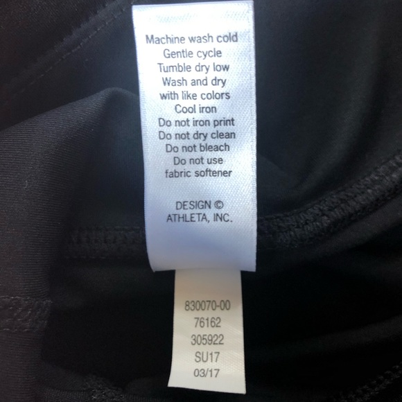 Athleta Aura Sonar Capris Black w/Mesh Panels XS - Picture 6 of 8